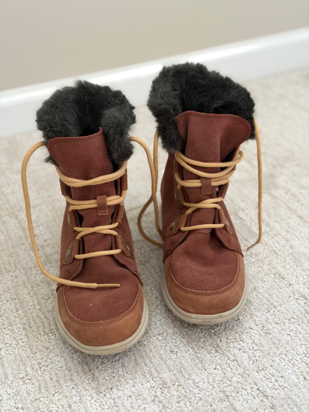 Woman's Sorel boots size 8.5